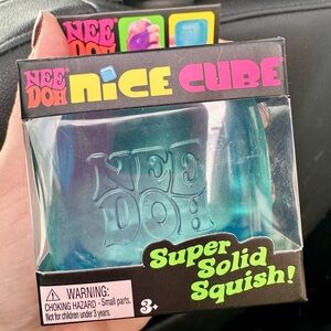 NeeDoh Nice Cube Squeeze Toy - BLUE & BRAND NEW